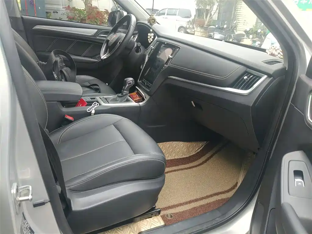 Roewe RX5 New Energy 2020 — фото 20