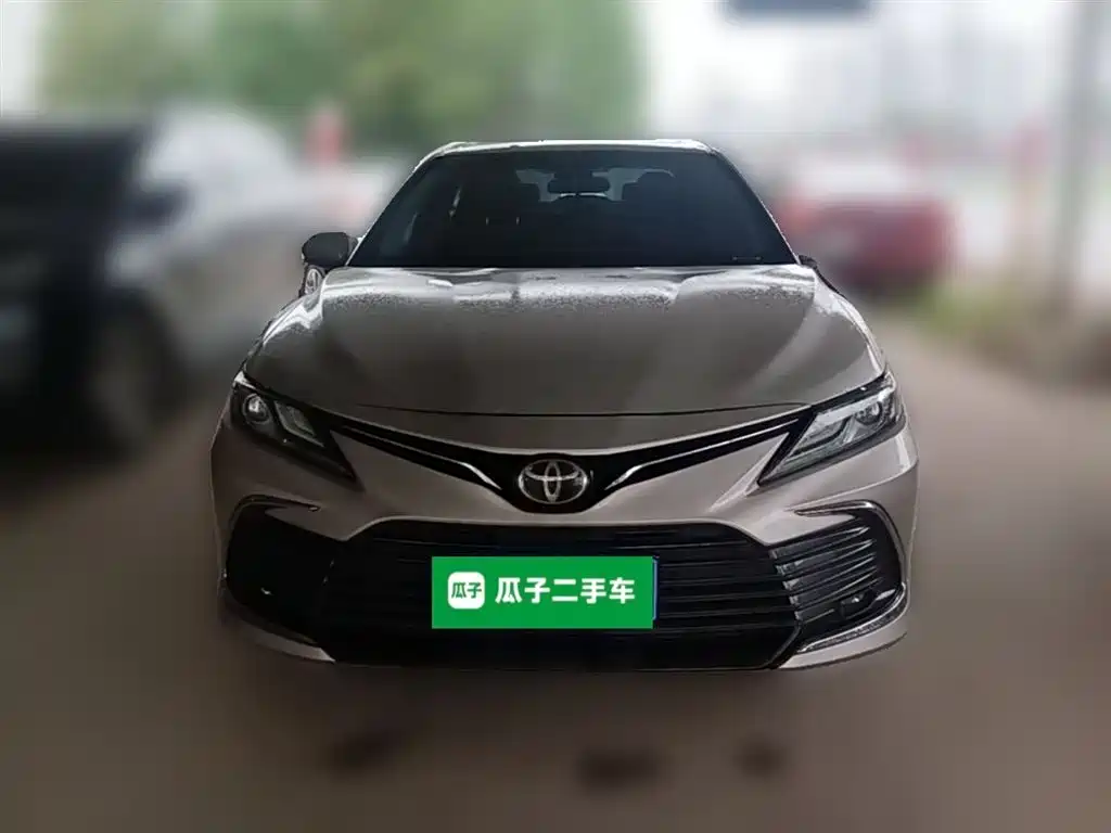Toyota Camry 2022 — фото 5