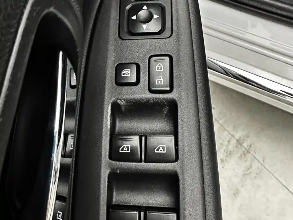 Mitsubishi Outlander 2022 — фото 11