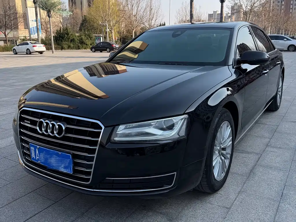 Audi A8 2015 — фото 1