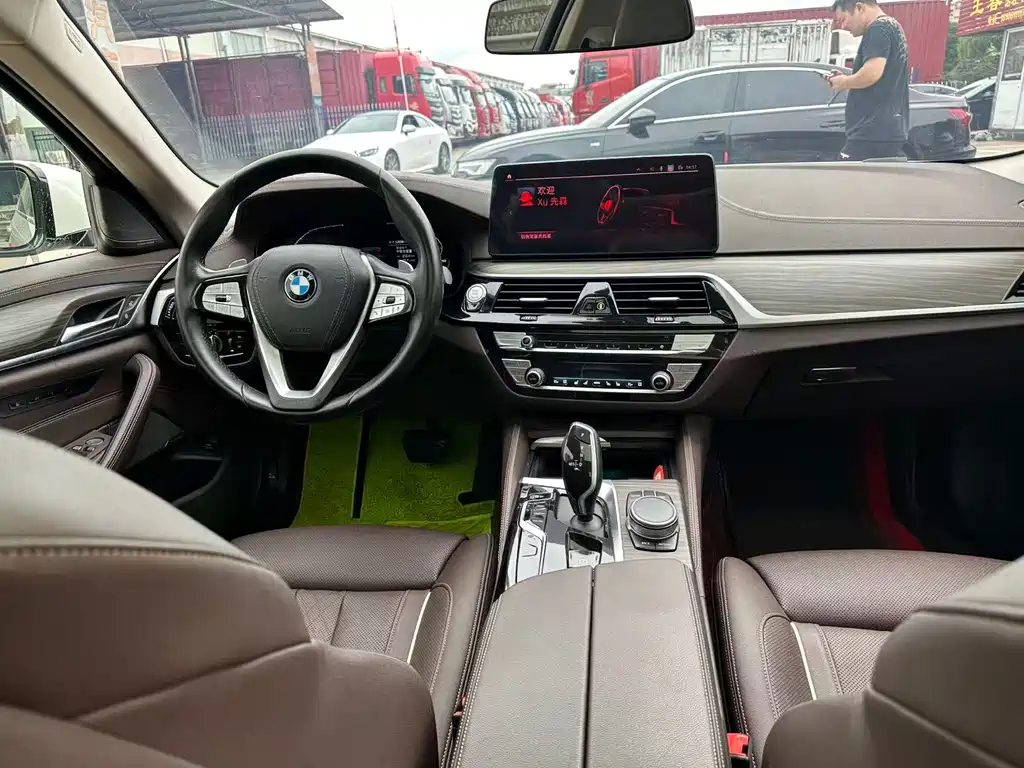 BMW 5 Series 2021