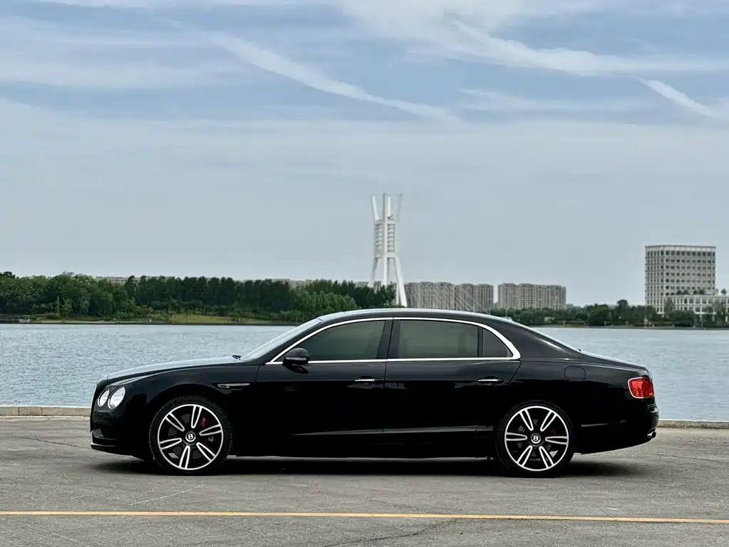 Bentley Flying Spur 2019 — фото 3