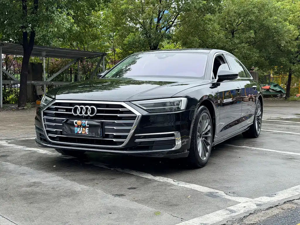 Audi A8 2018 — фото 1