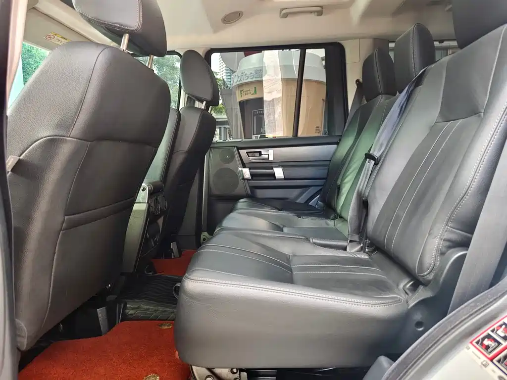 Land Rover Discovery 2014 — фото 19