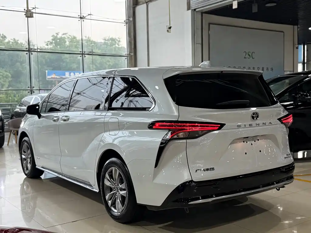 Toyota Sienna 2025 — фото 23