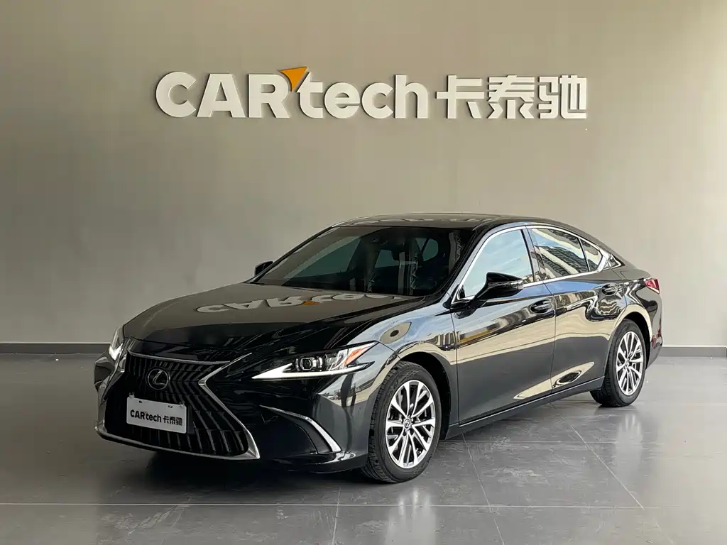 Lexus ES 2023 — фото 1