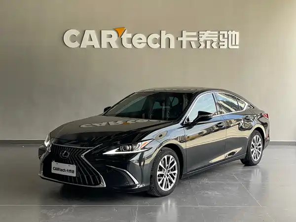 Lexus ES 2023