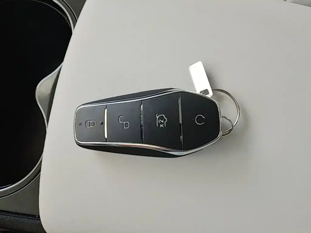 BYD Seal 05 DM-i 2025 — фото 9