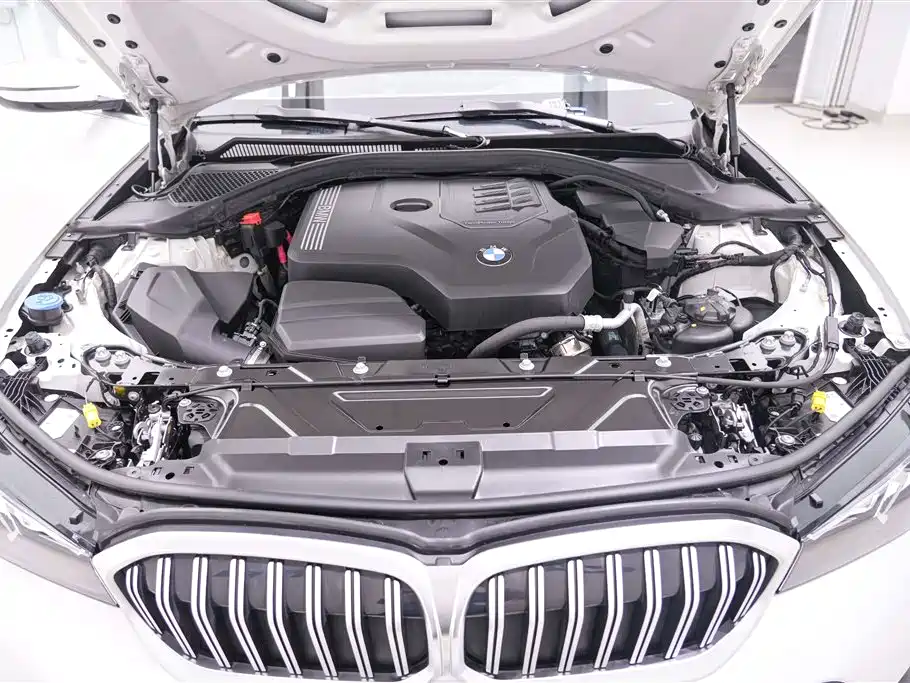 BMW 3 Series 2023 — фото 12