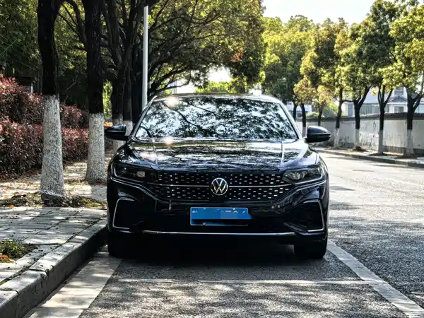 Volkswagen Passat 2023