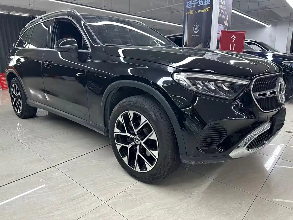 Mercedes-Benz GLC 2023