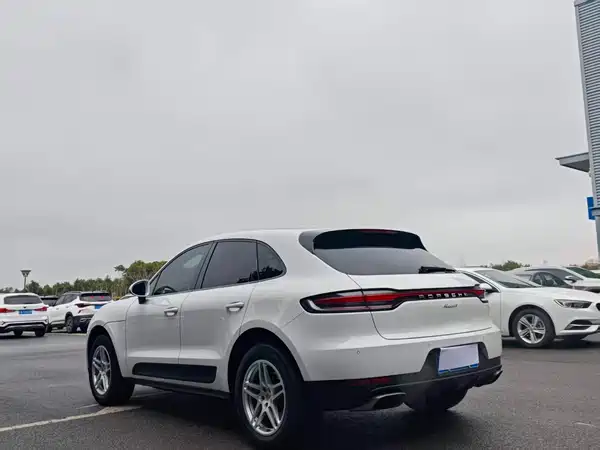 Porsche Macan 2021