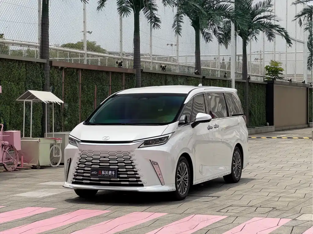 Lexus LM 2024