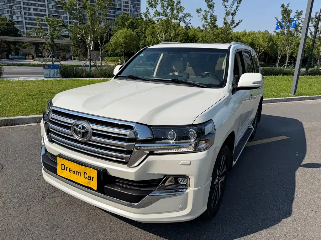 Toyota Land Cruiser 2019 — фото 1