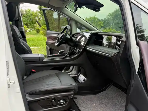 GAC Trumpchi M8 2025