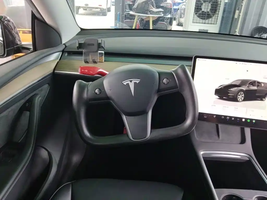 Tesla Model Y 2023 — фото 11