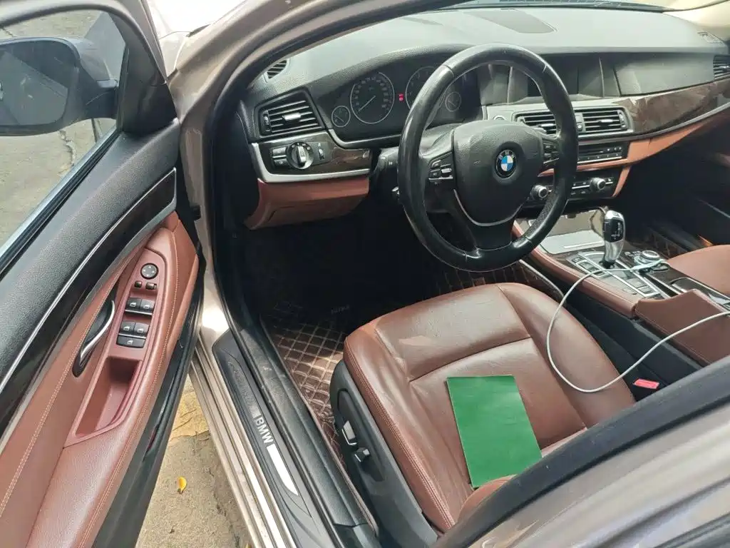 BMW 5 Series 2016 — фото 14