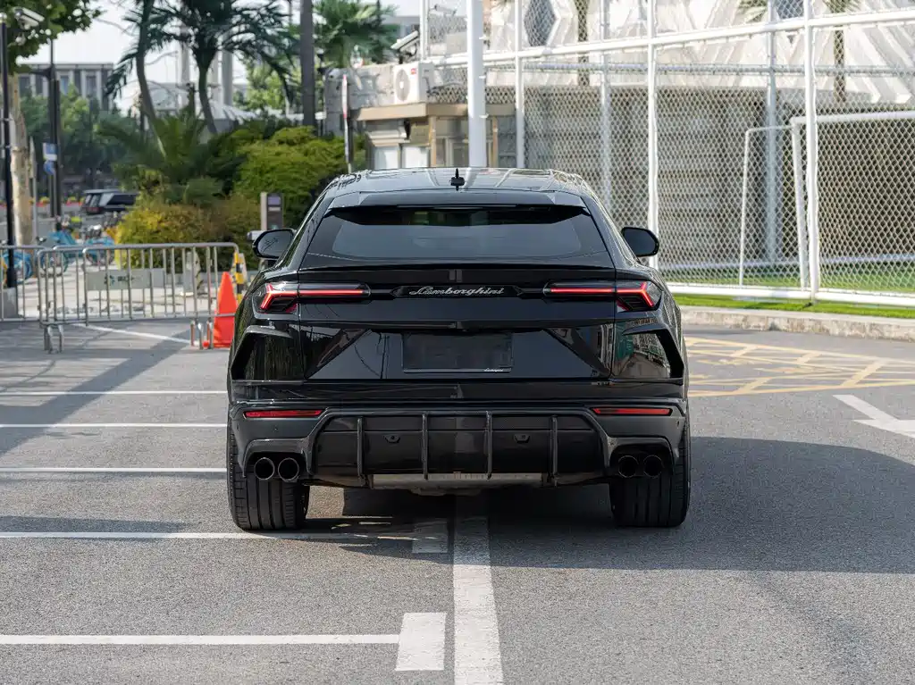 Lamborghini Urus 2019 — фото 5