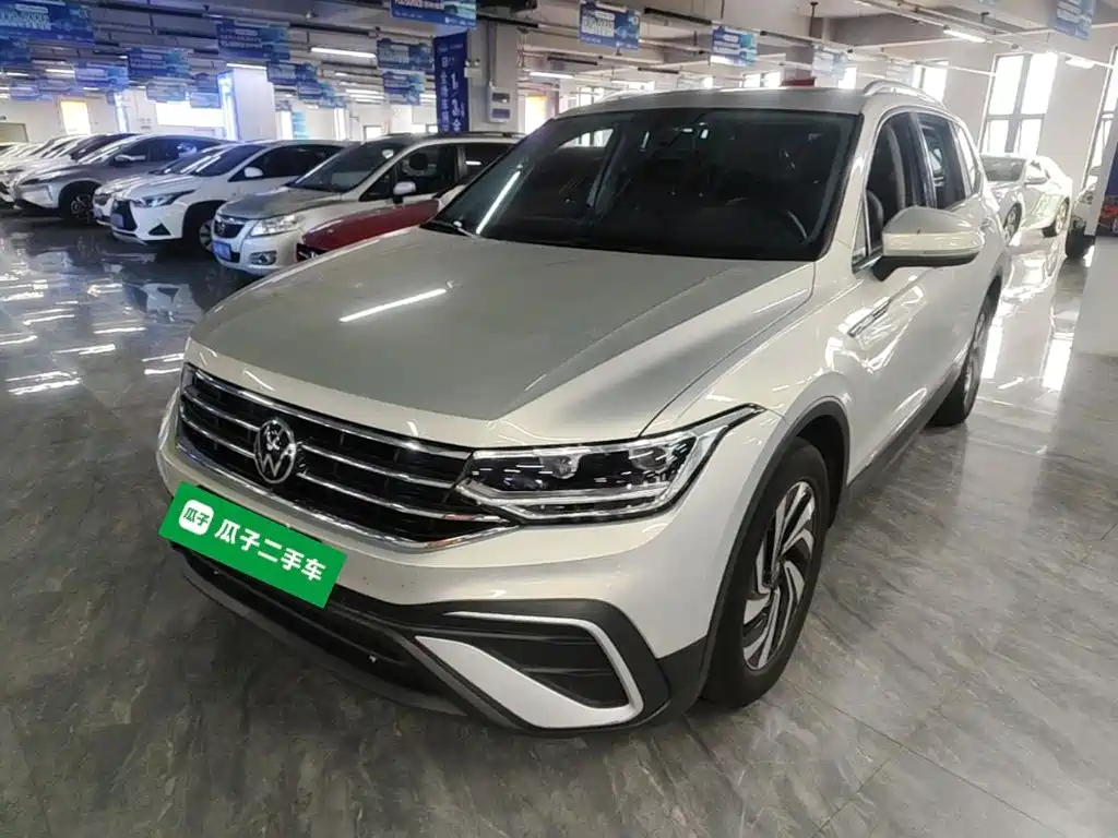 Volkswagen Tiguan L 2023 — фото 2
