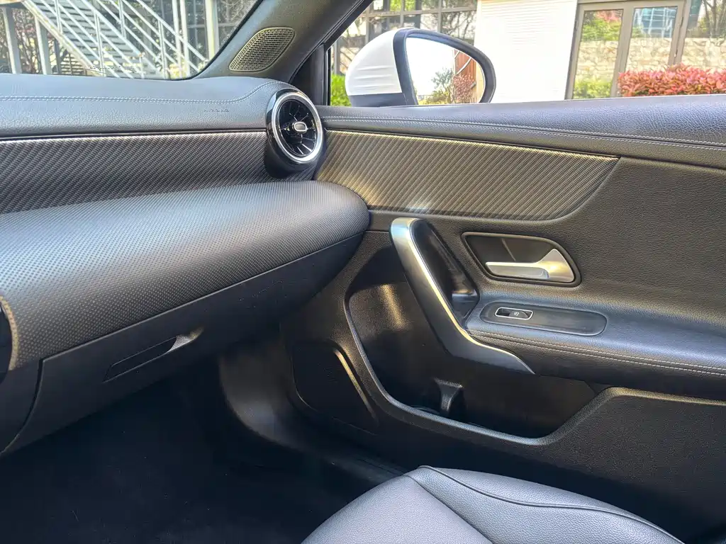 Mercedes-Benz A-Class 2023 — фото 11