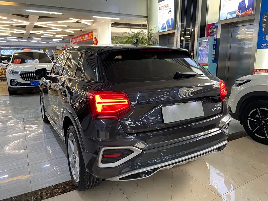 Audi Q2L 2022