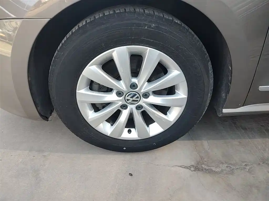 Volkswagen Passat 2015 — фото 23