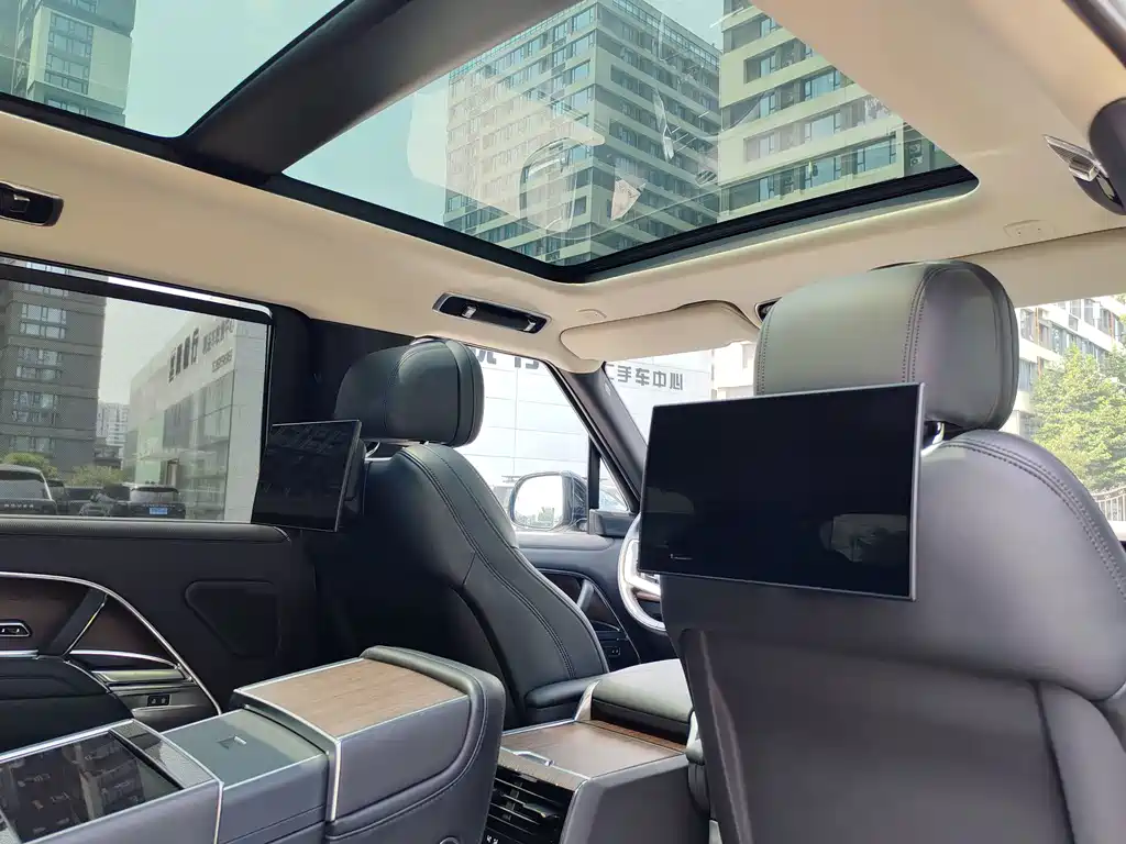 Land Rover Range Rover 2024 — фото 13