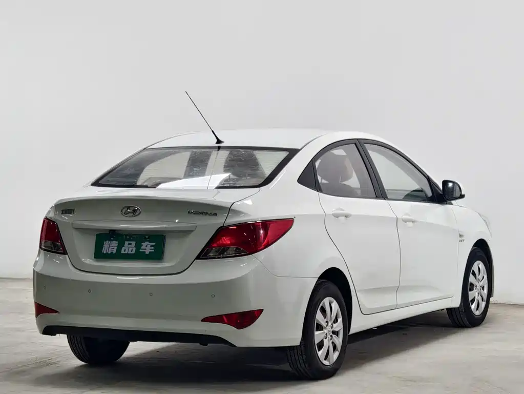 Hyundai Accent 2014 — фото 4