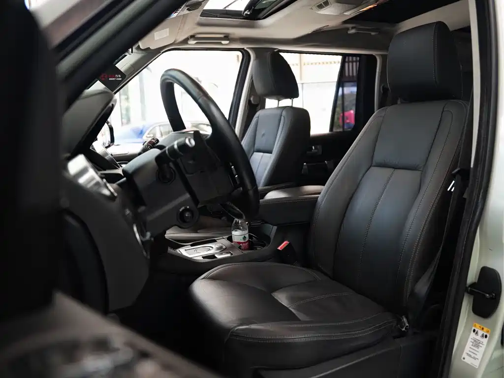 Land Rover Discovery 2014 — фото 14