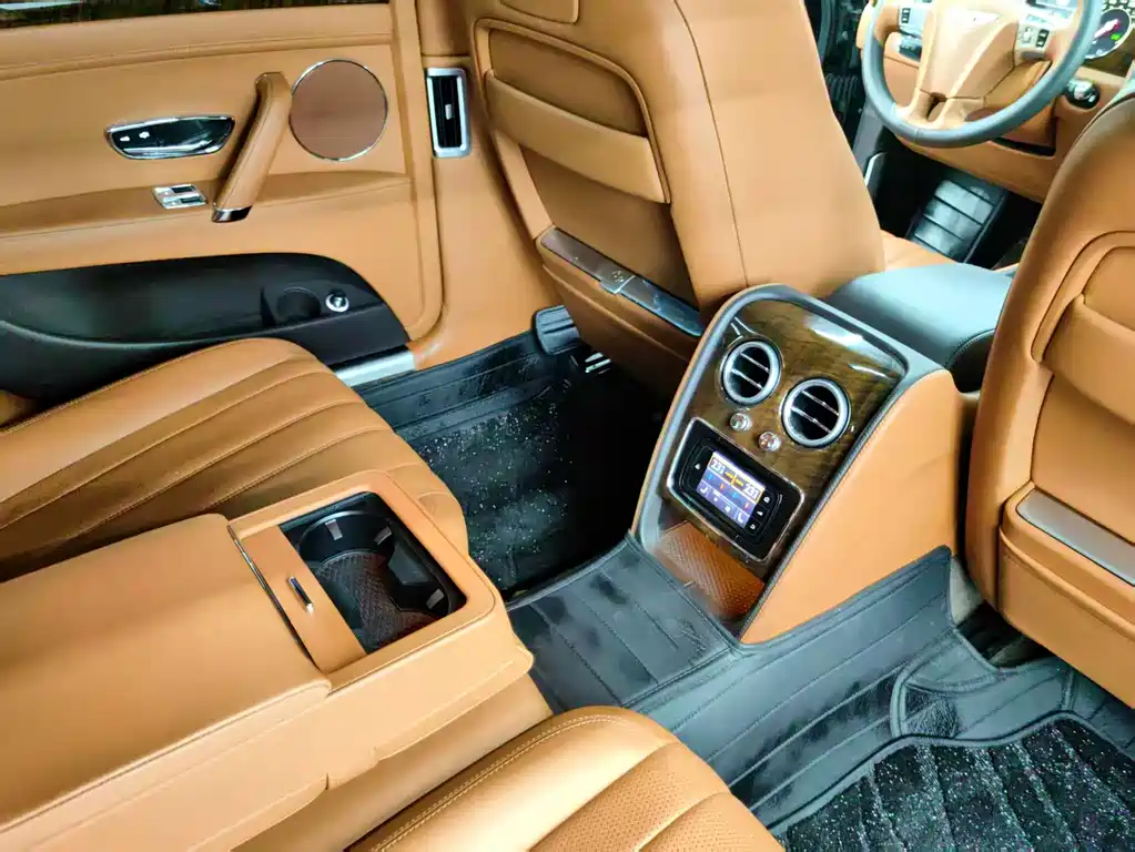Bentley Flying Spur 2016 — фото 12