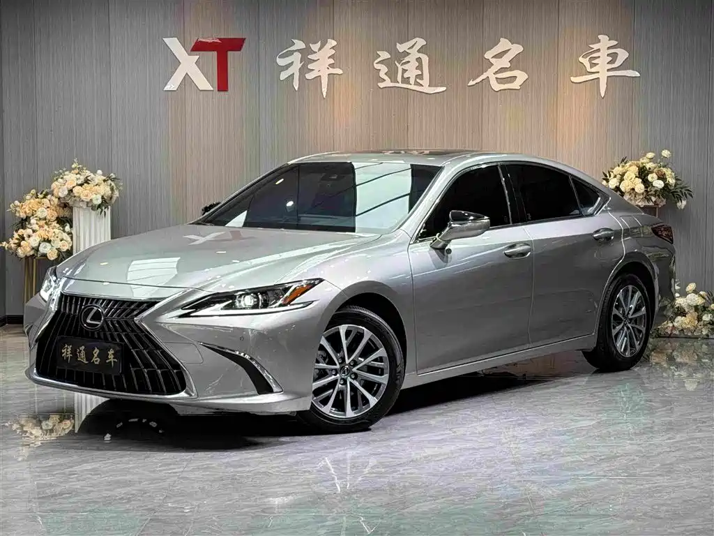 Lexus ES 2024 — фото 1