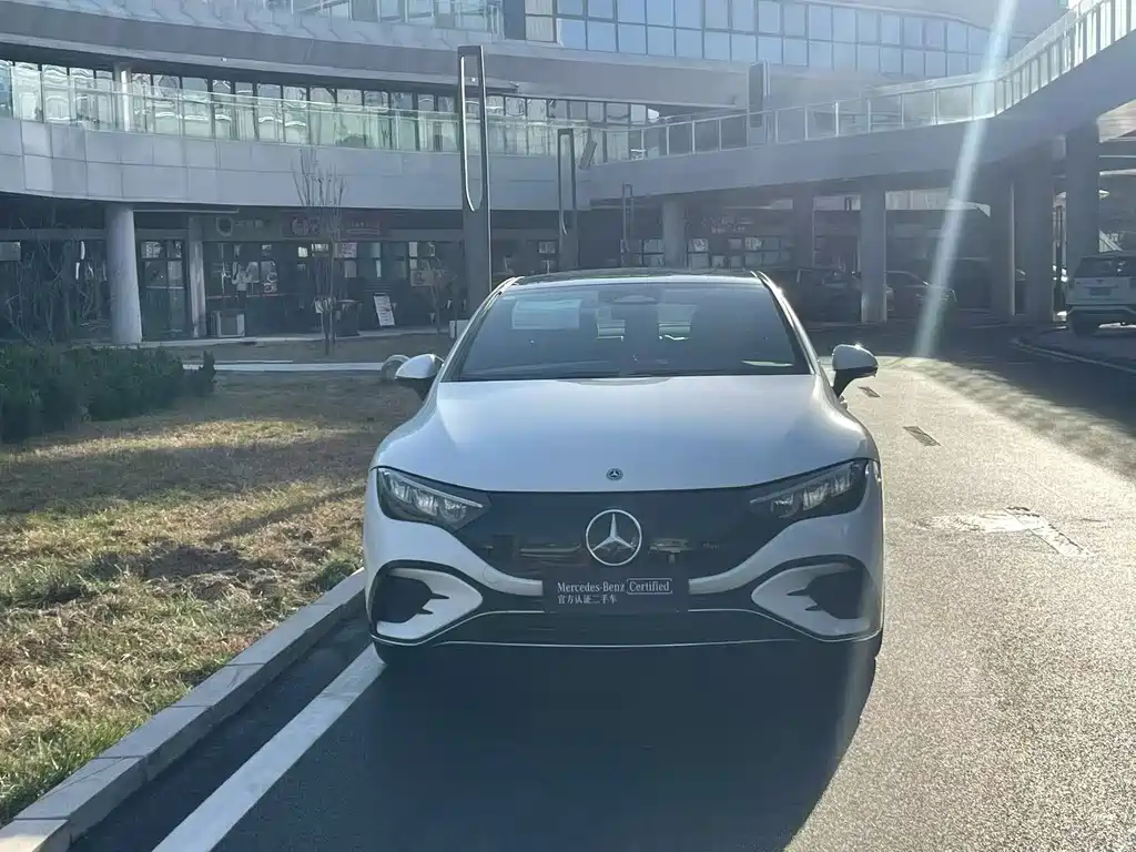 Mercedes-Benz EQE 2025