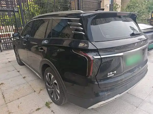 Hongqi HS7 PHEV 2024