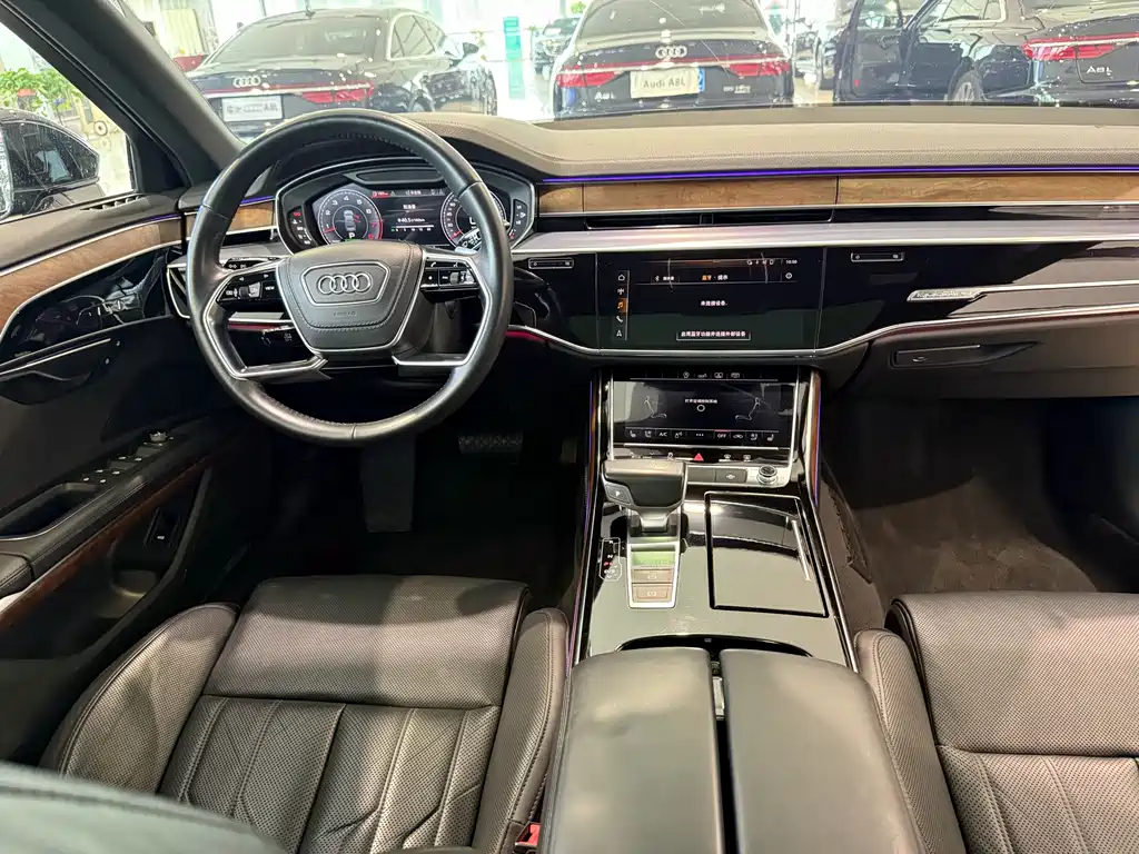 Audi A8 2018 — фото 5