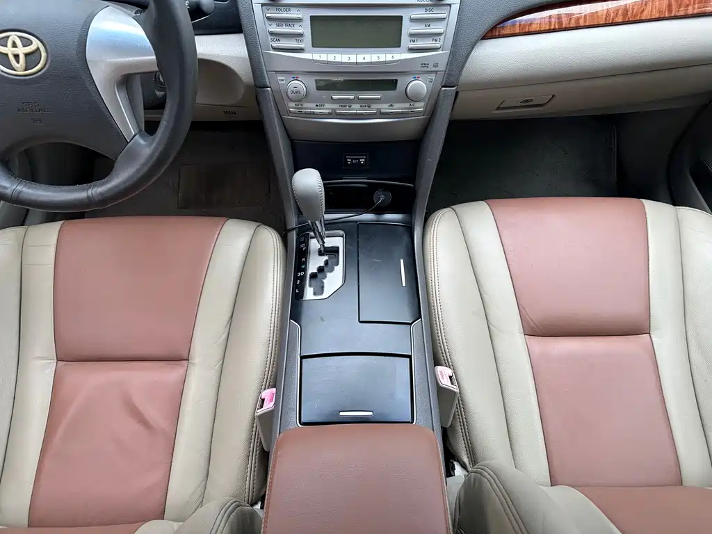 Toyota Camry 2008 — фото 12
