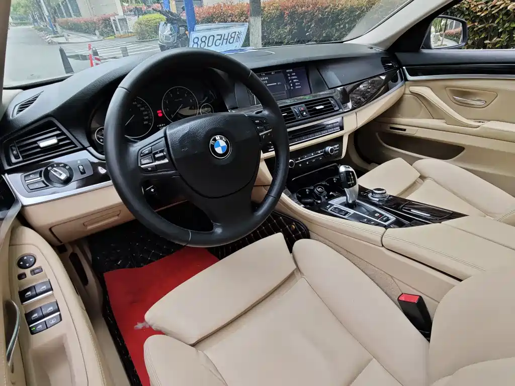BMW 5 Series 2013 — фото 16