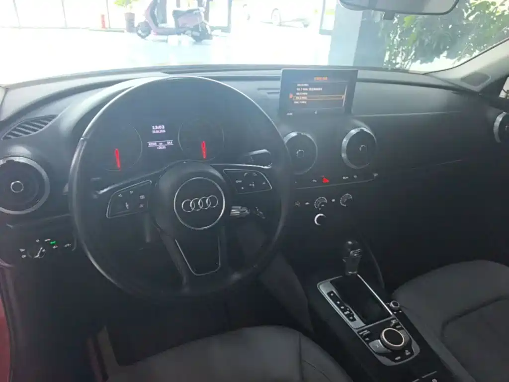 Audi A3 2018 — фото 10