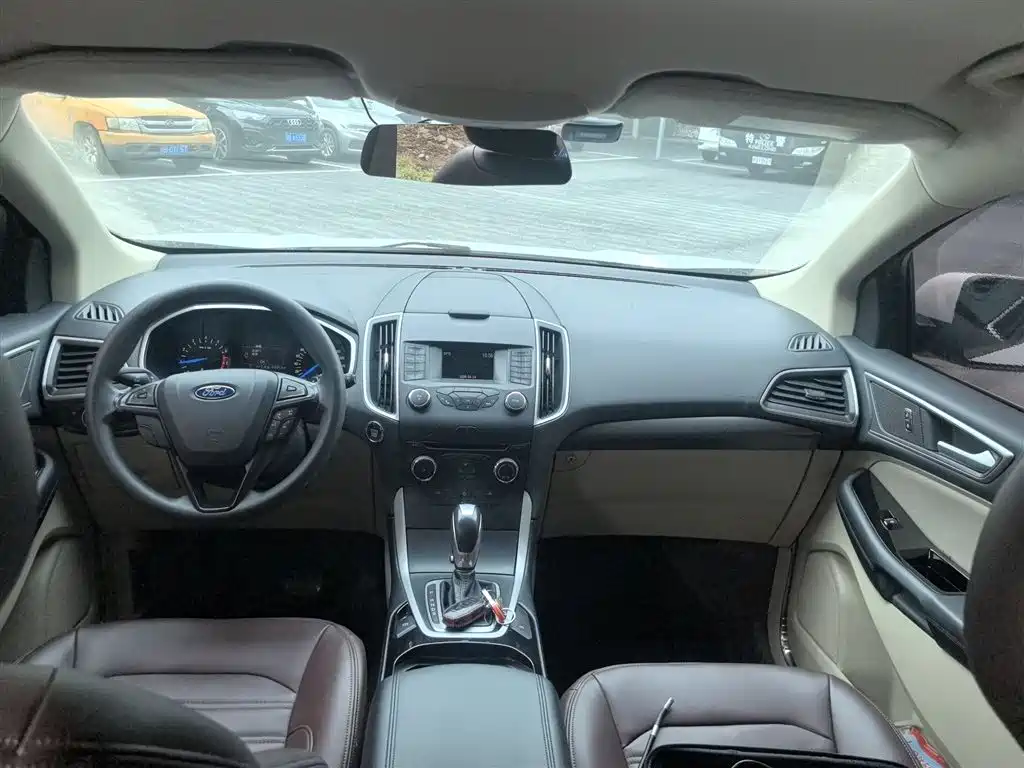 Ford Edge 2016 — фото 13