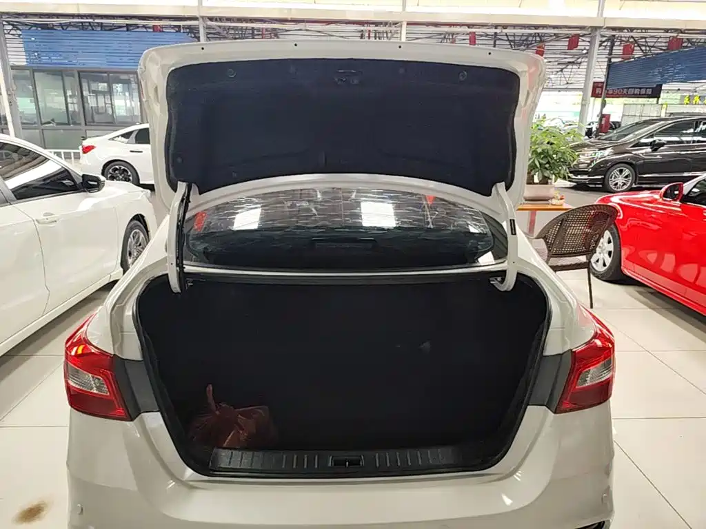 Nissan Sylphy 2017 — фото 19