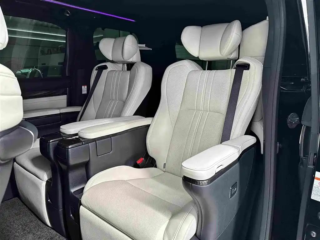 Lexus LM 2022 — фото 16