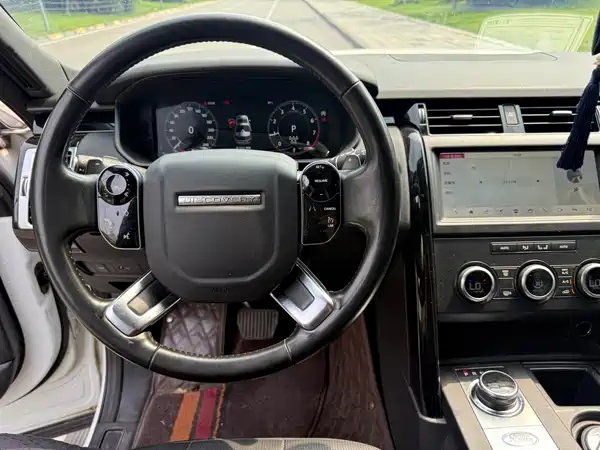 Land Rover Discovery 2020