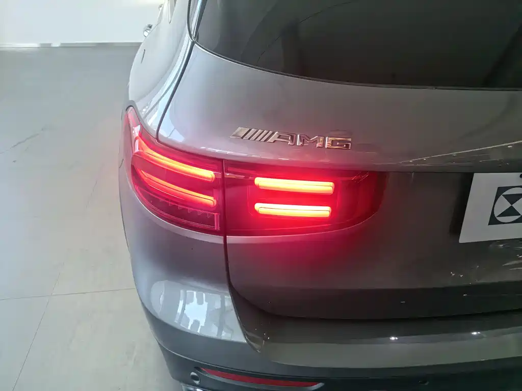 Mercedes-Benz GLB AMG 2025 — фото 9