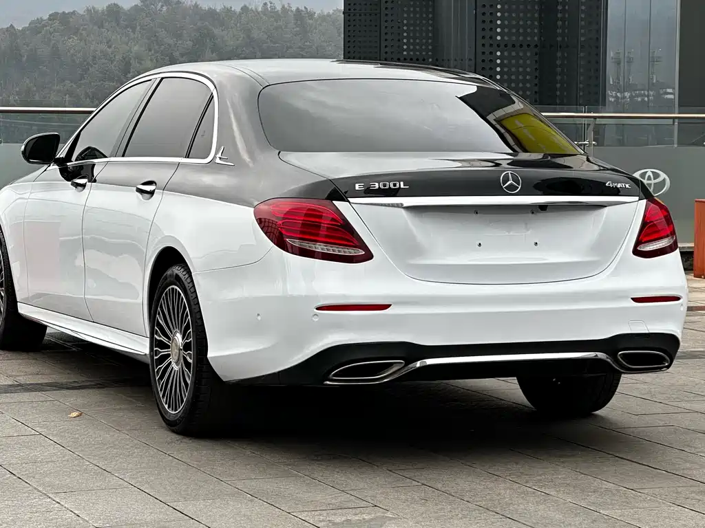 Mercedes-Benz E-Class 2017 — фото 9