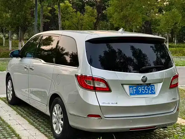 Buick GL8 2012