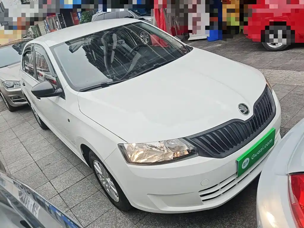 Skoda Rapid 2015 — фото 4