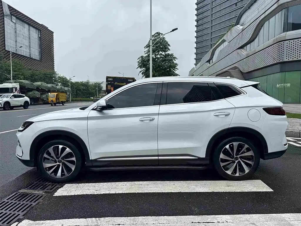 BYD PLUS New Energy 2023 — фото 10