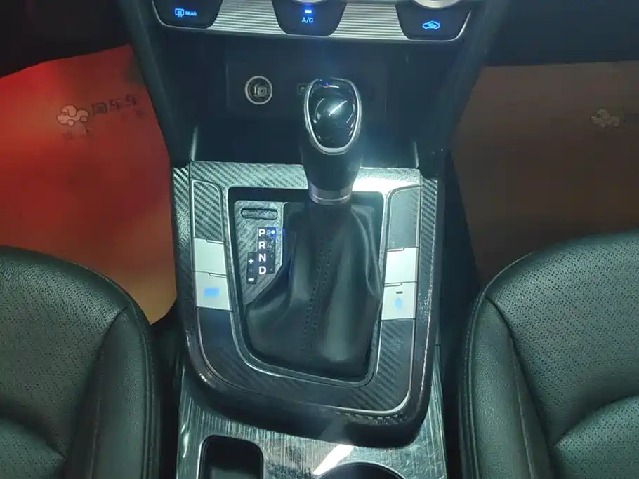 Hyundai Elantra 2020 — фото 16