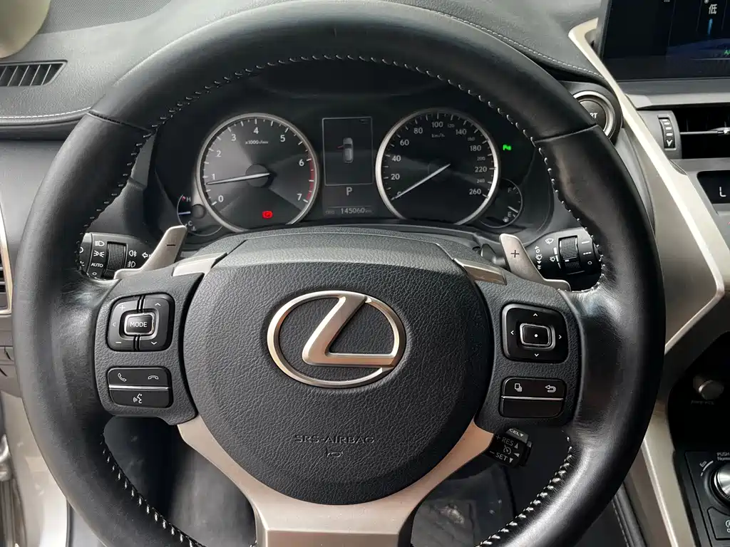 Lexus NX 2018 — фото 19