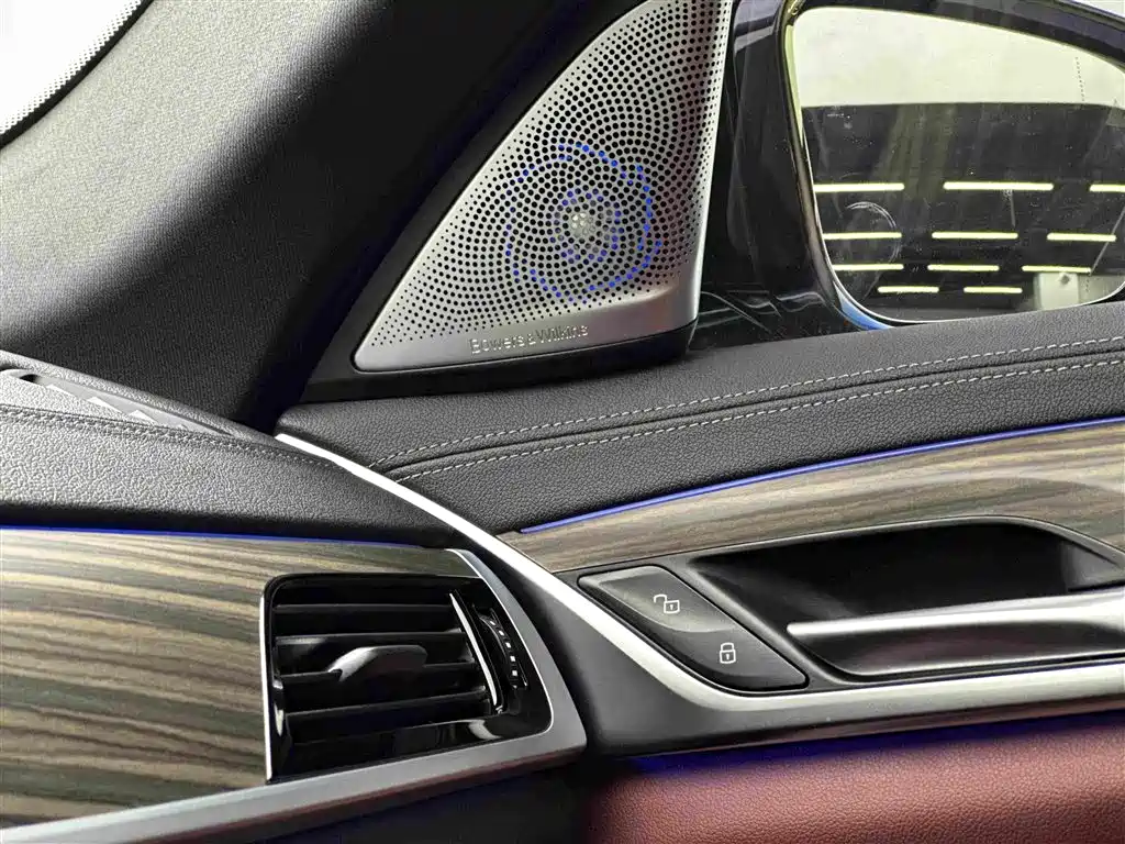 BMW 5 Series 2023 — фото 13