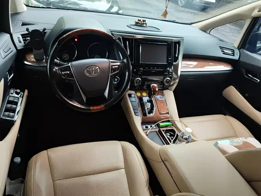 Toyota Alphard 2016 — фото 12